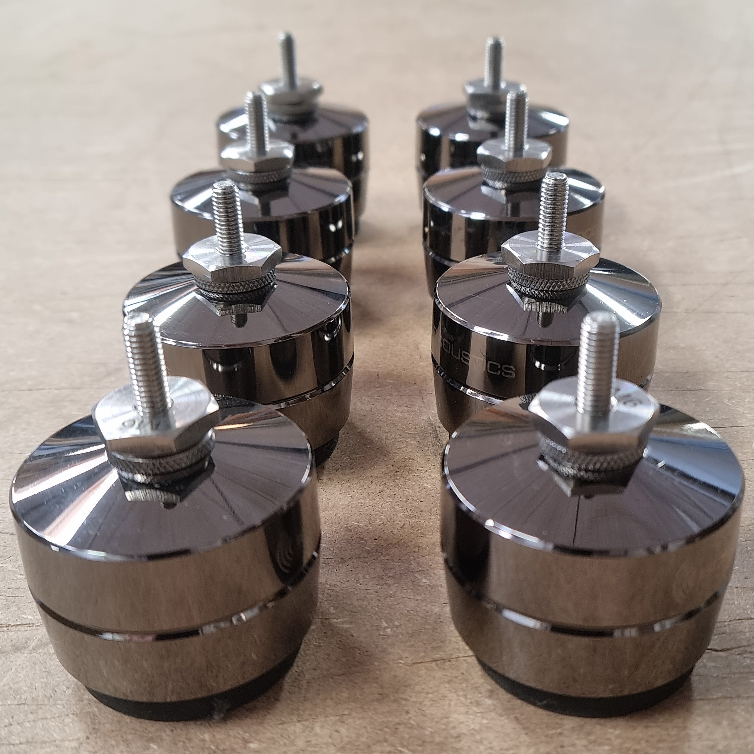 Isoacoustics Gaia II