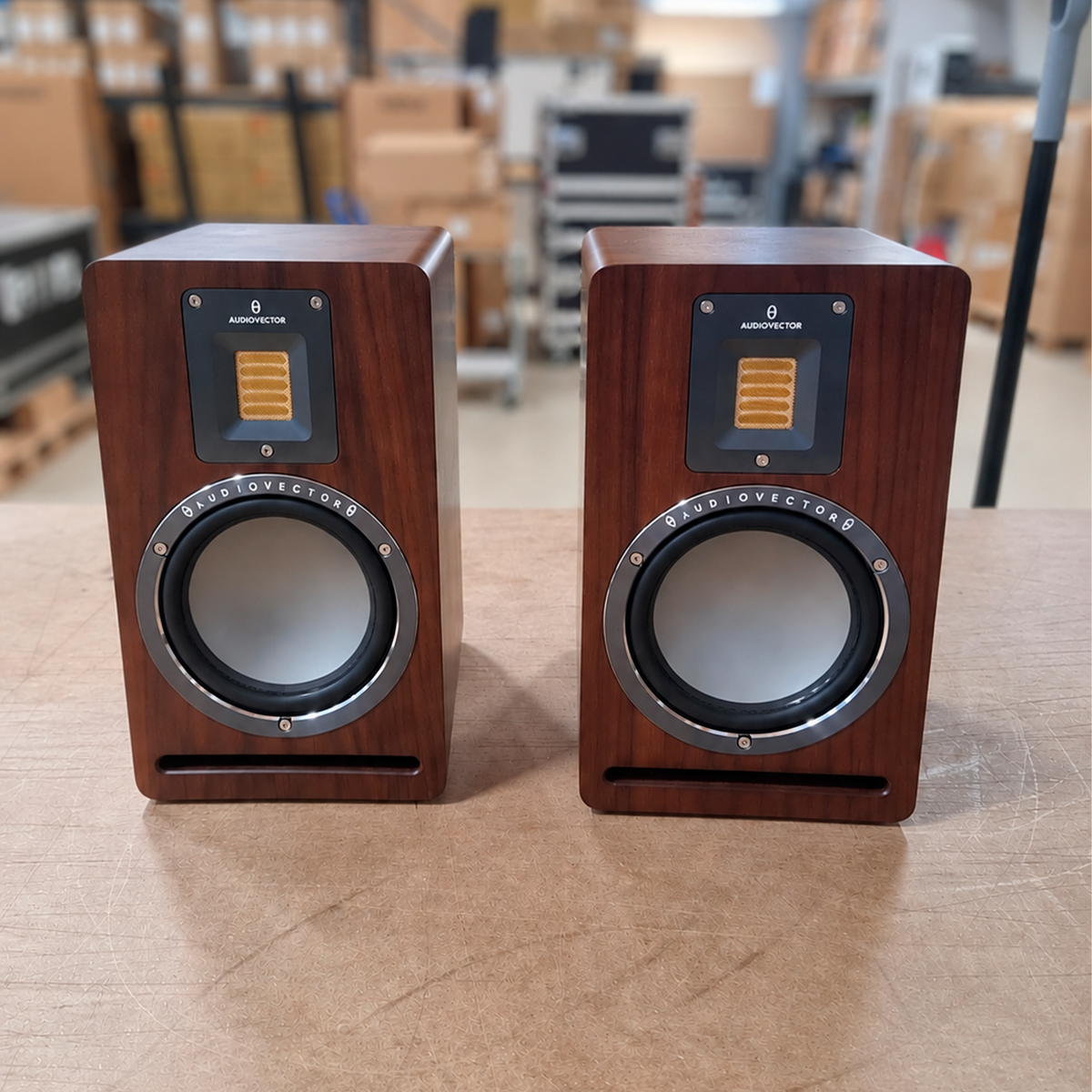Audiovector QR1 Walnut (BRUGT)