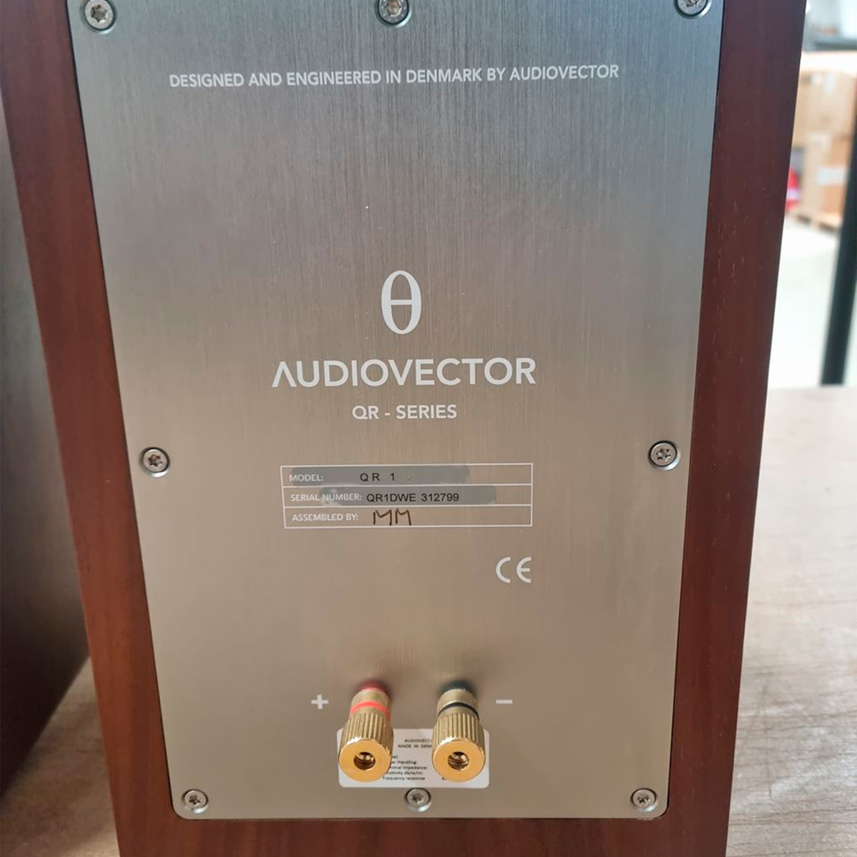 Audiovector QR1 Walnut (BRUGT)