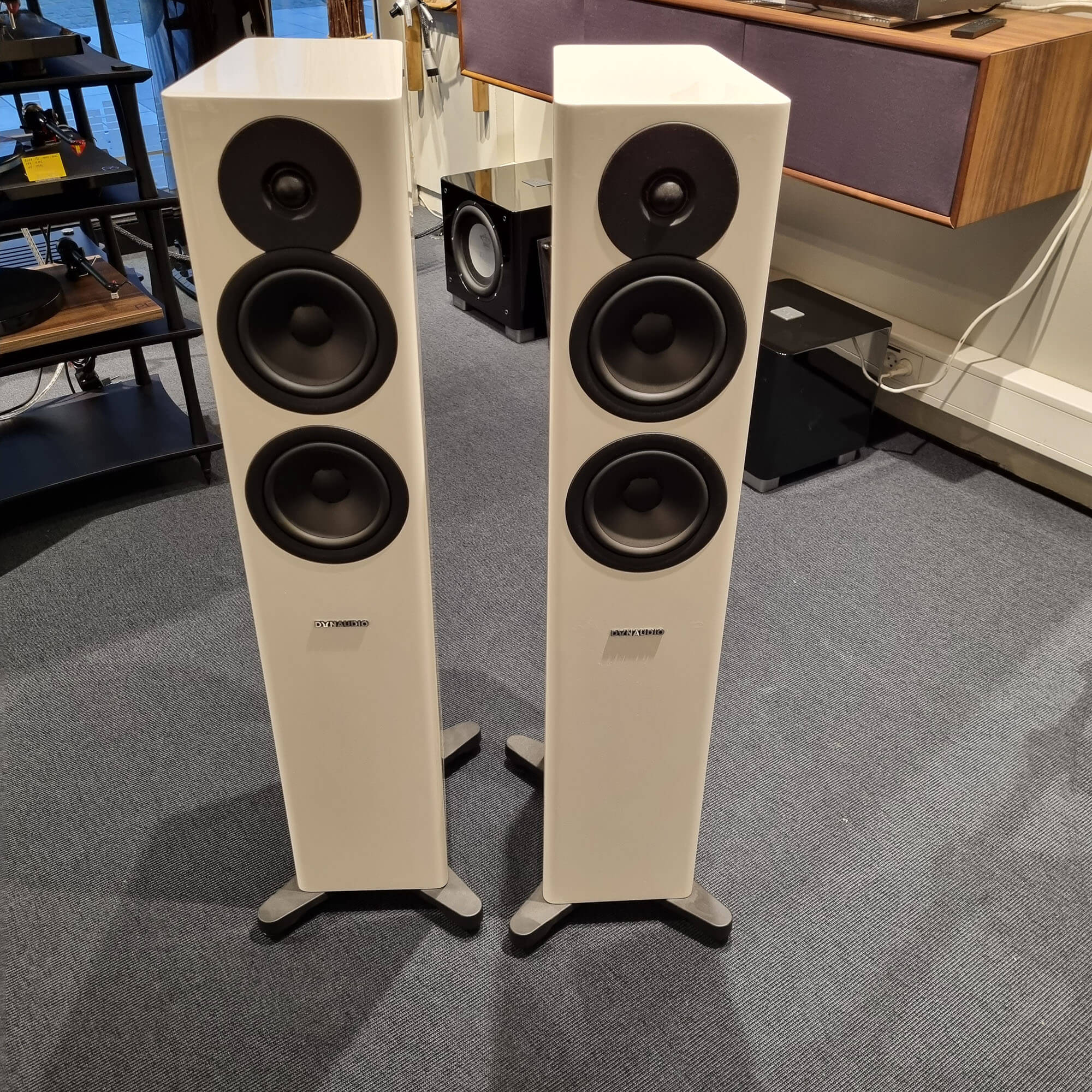 Dynaudio Evoke 30