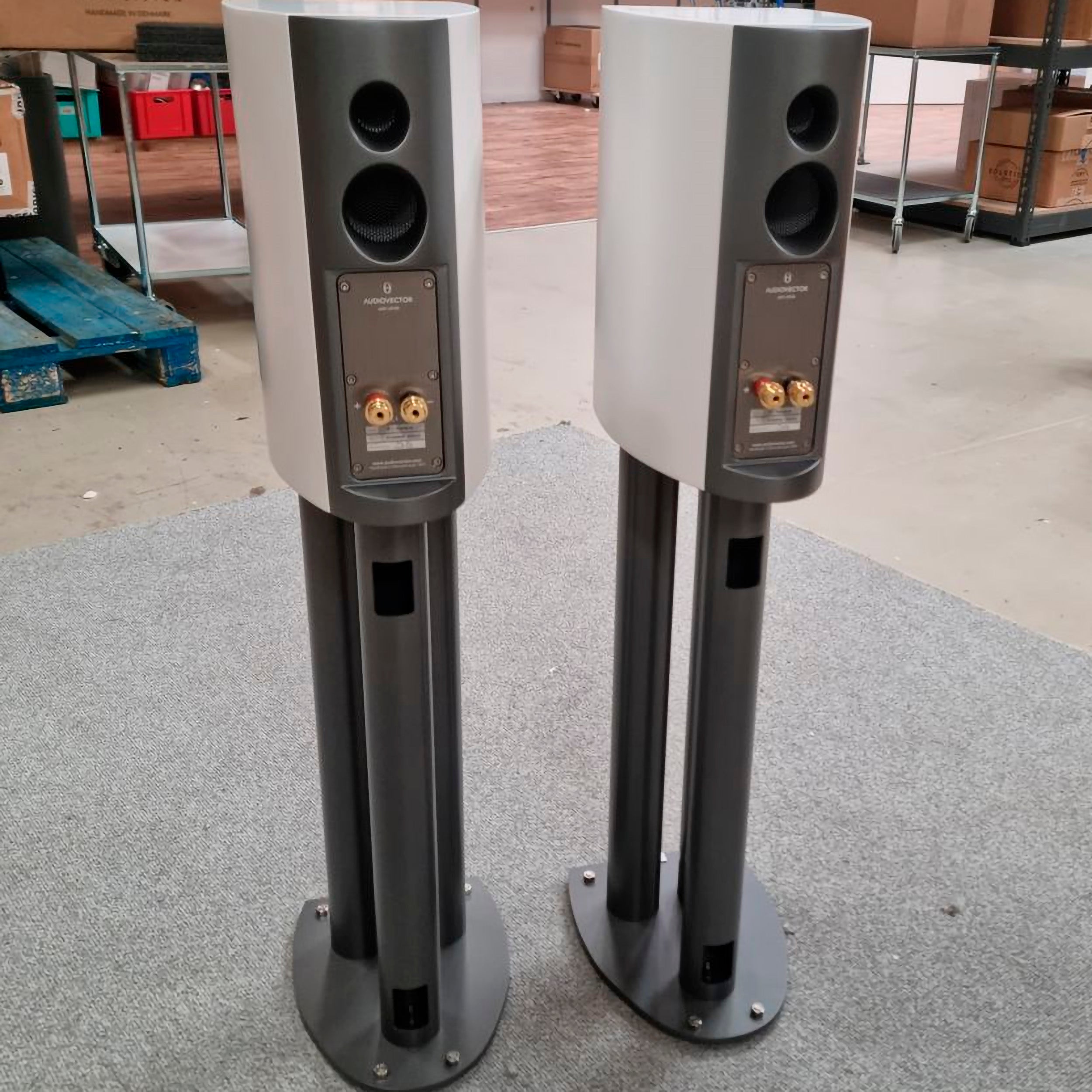 Audiovector R1 Signature (BRUGT)