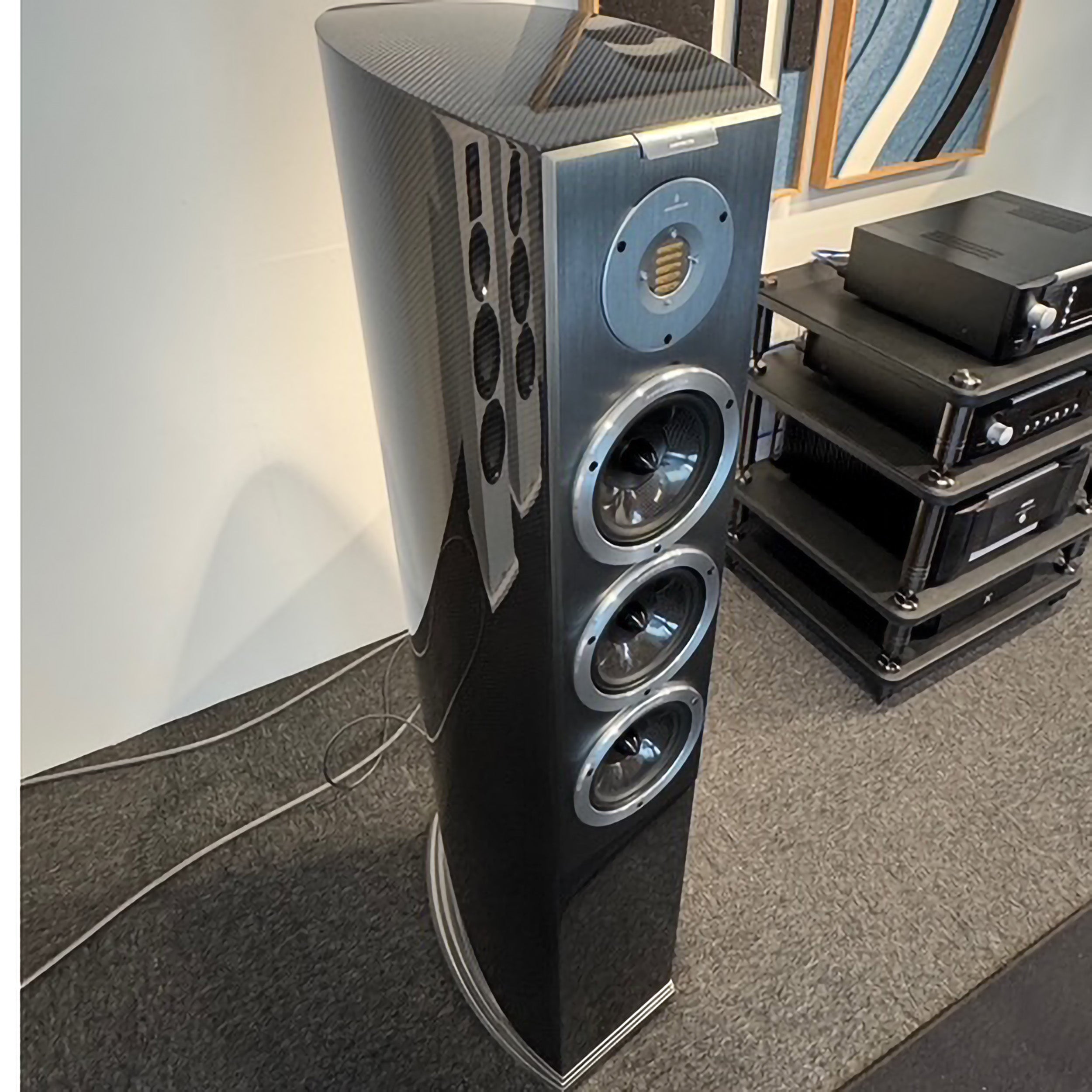 Audiovector R8- Arrete Carbon Edition